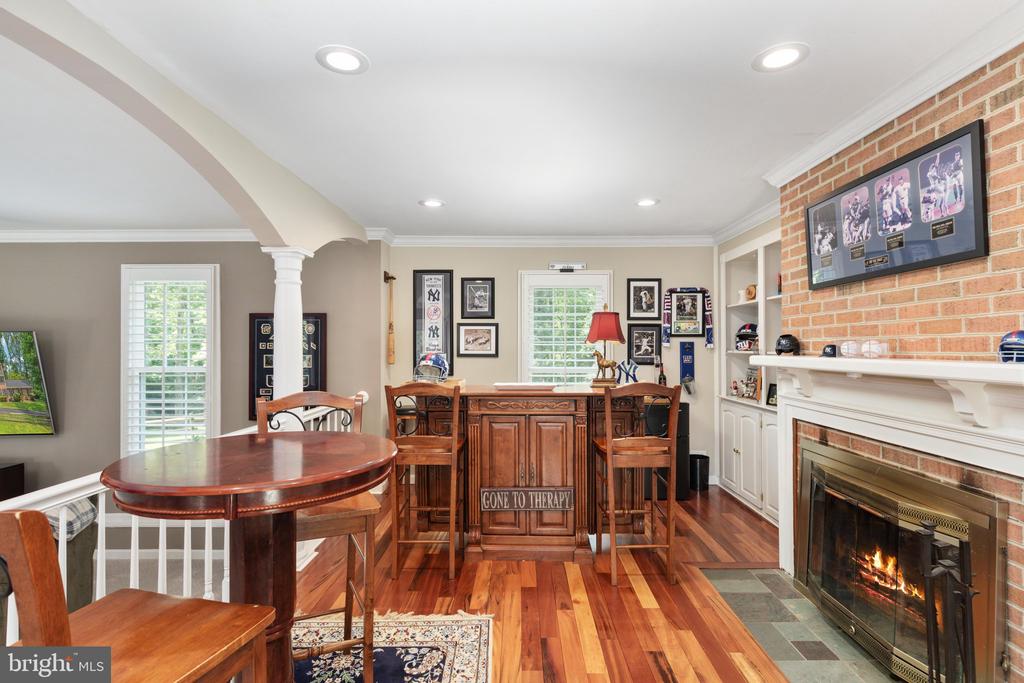 10618 SHADOW LANE