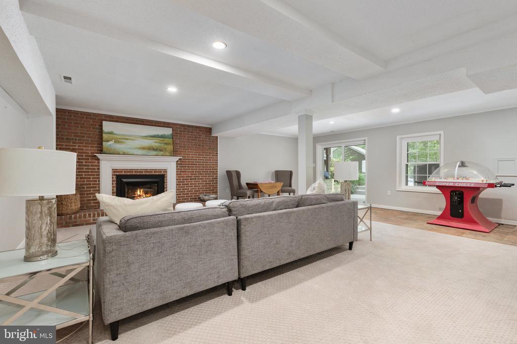 10618 SHADOW LANE