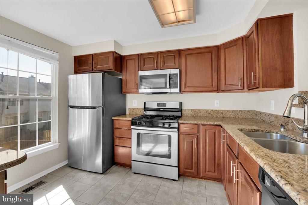 3351 CANTON CT