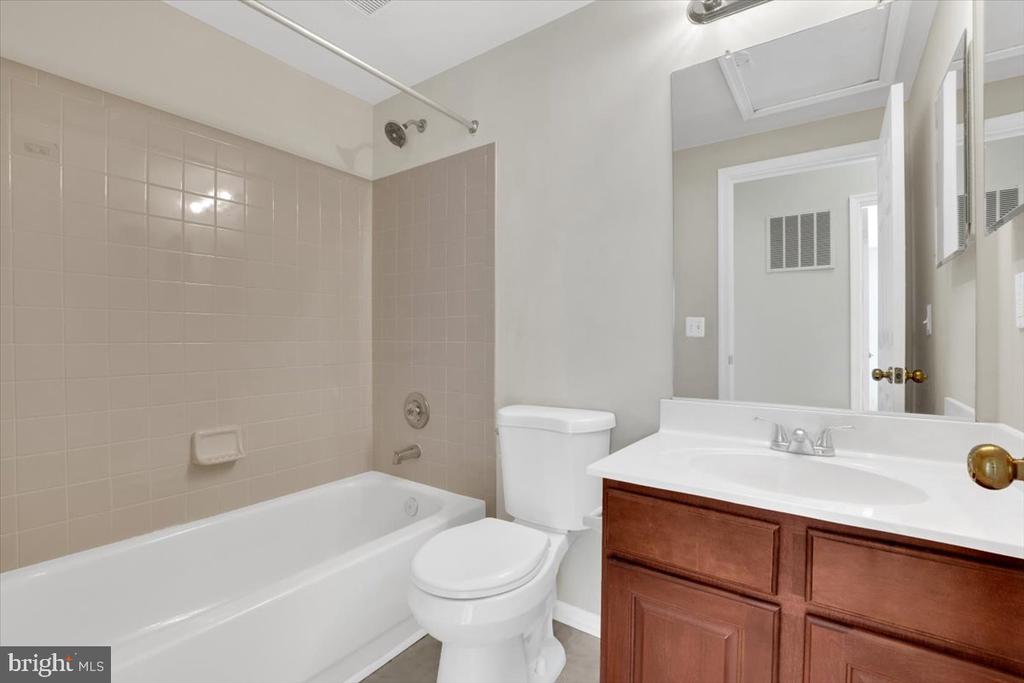 3351 CANTON CT