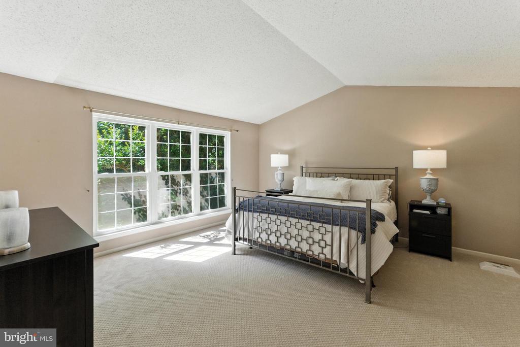 2789 Maple Ridge Dr