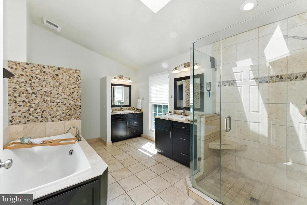 2789 Maple Ridge Dr