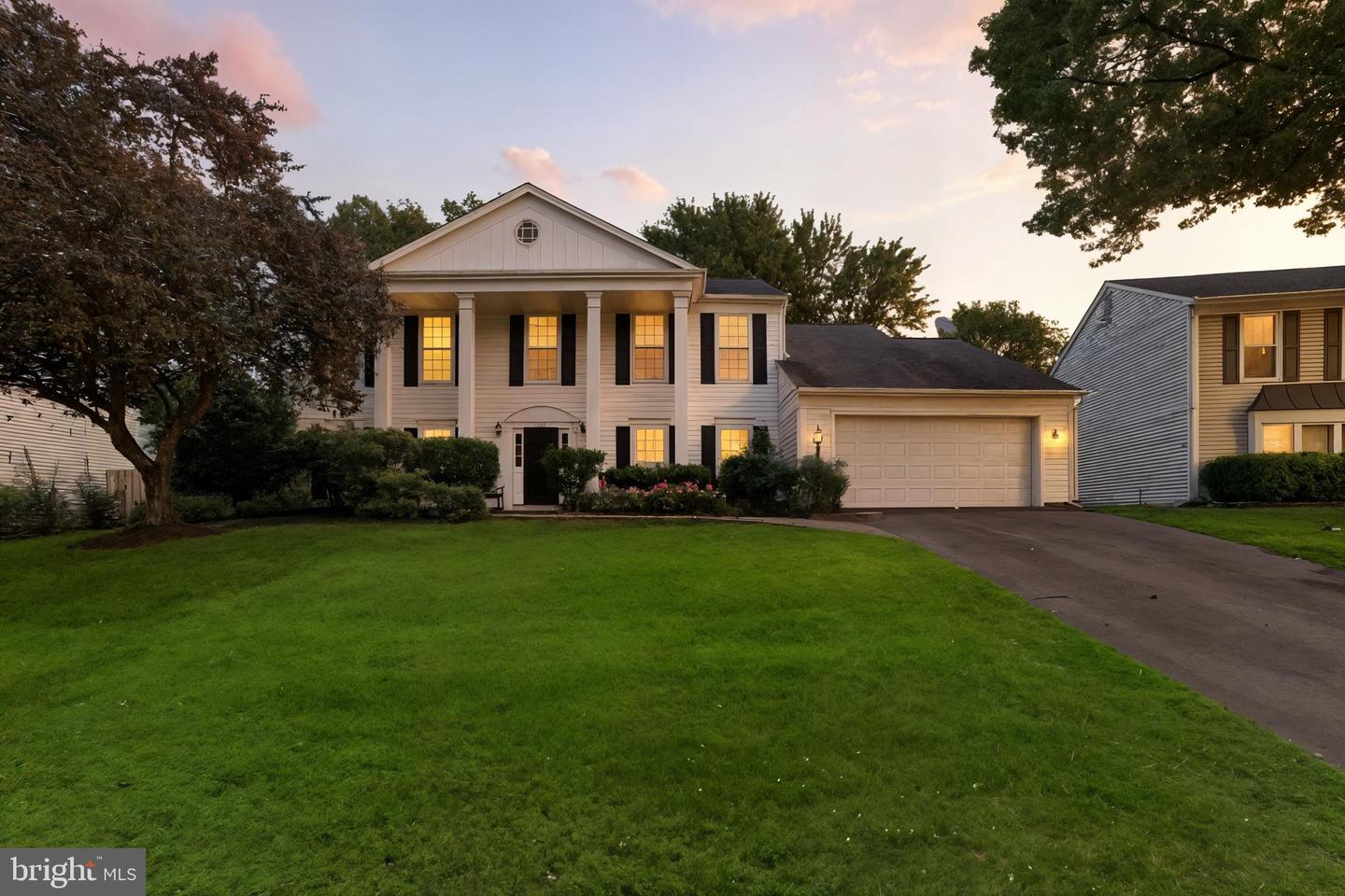 2789 Maple Ridge Dr