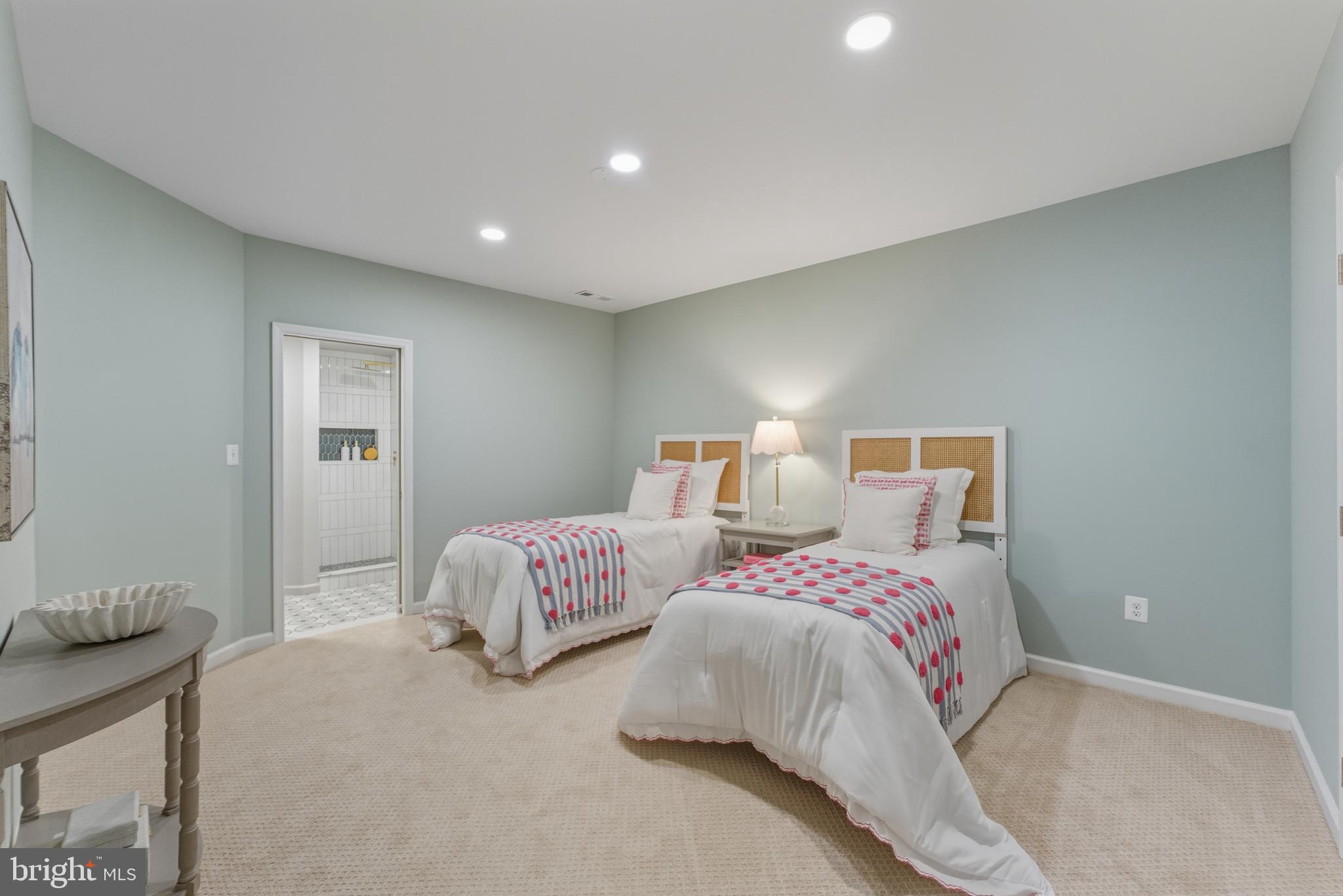 16830 TIDEWATER COURT