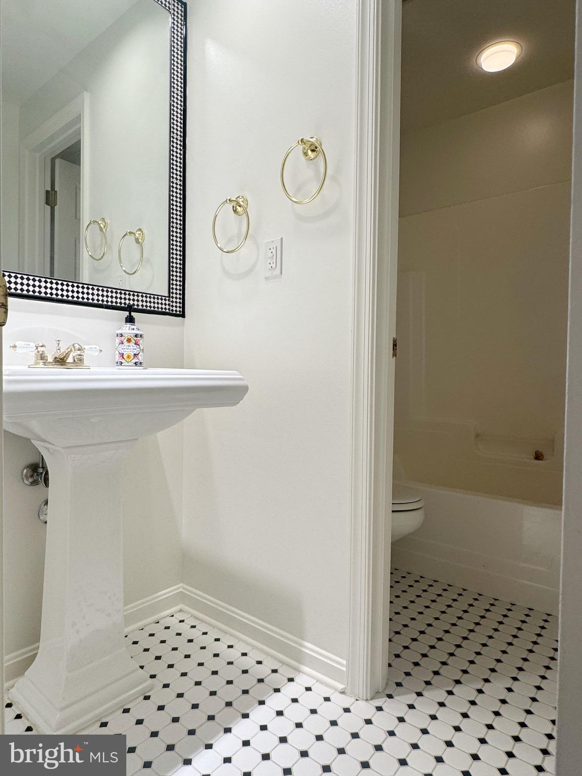 12720 KNIGHTSBRIDGE DRIVE