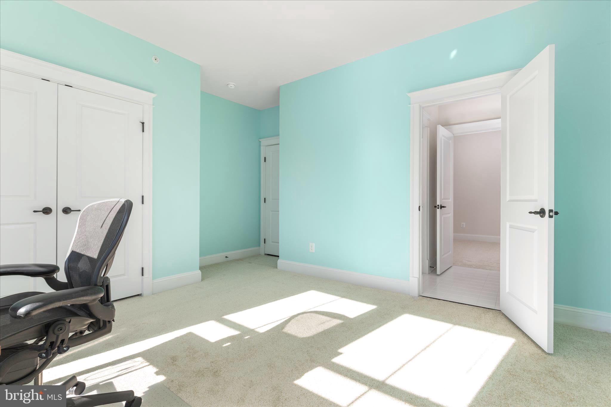 2501 POTOMAC RIVER BOULEVARD