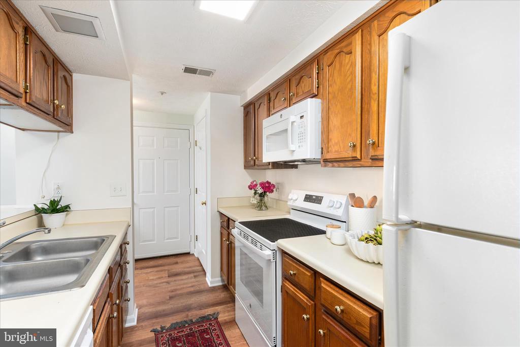 12309 ASHMONT COURT 104