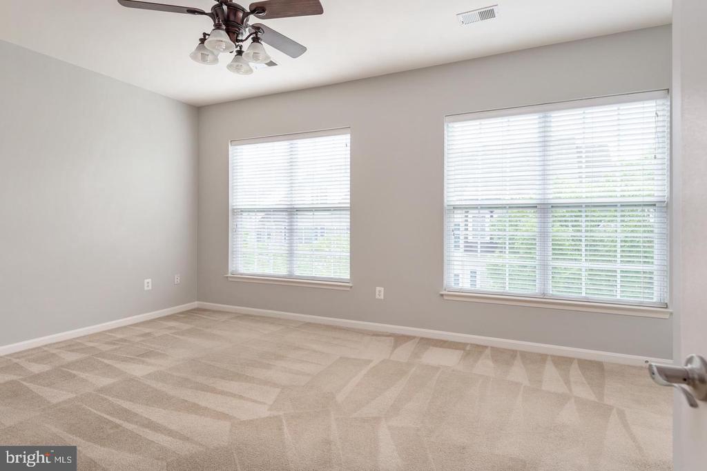1834 CEDAR COVE WAY