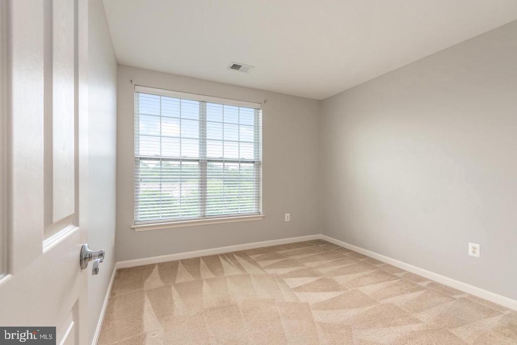 1834 CEDAR COVE WAY