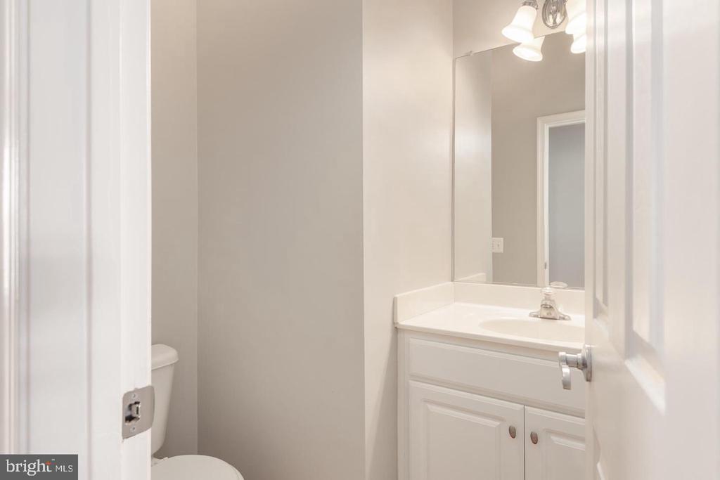 1834 CEDAR COVE WAY