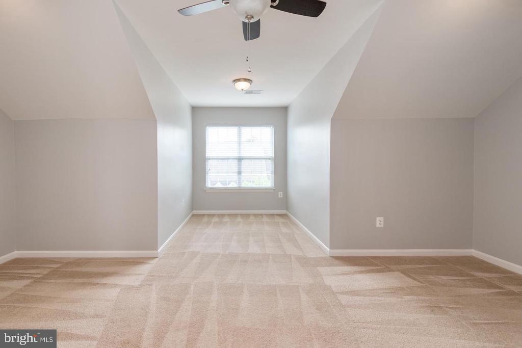1834 CEDAR COVE WAY