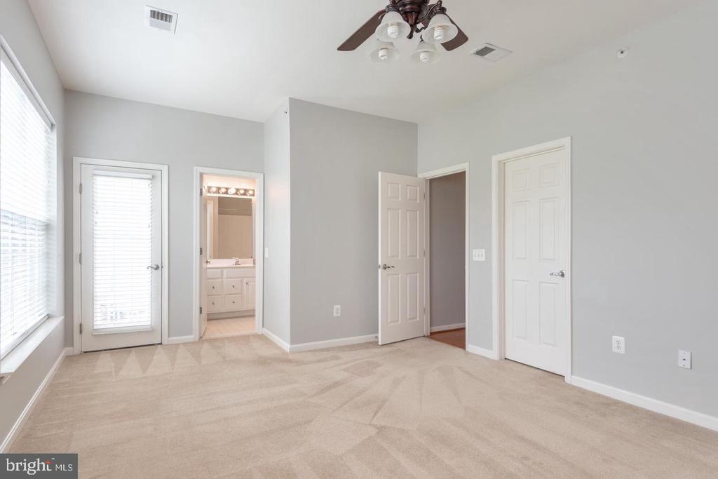 1834 CEDAR COVE WAY