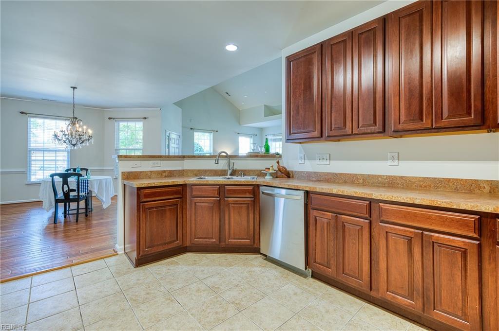 4588 Beacon Hill DR
