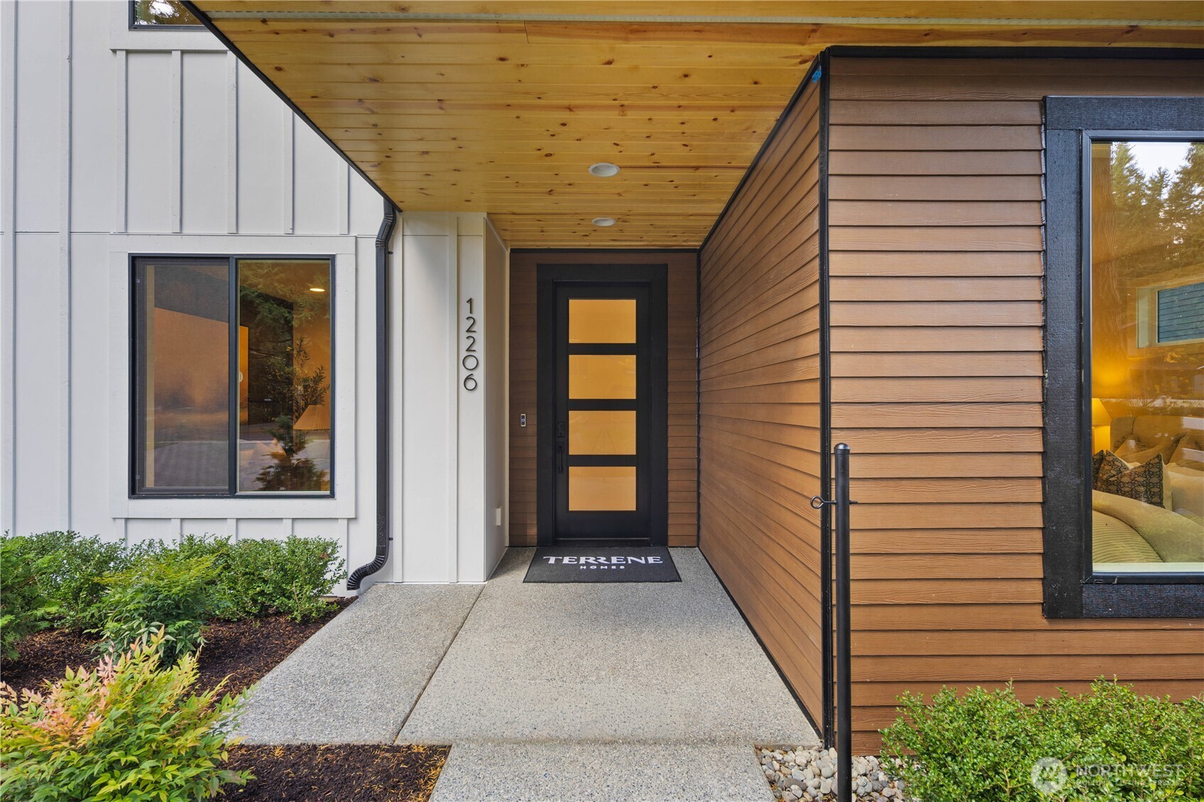 12206 NE 61st Street