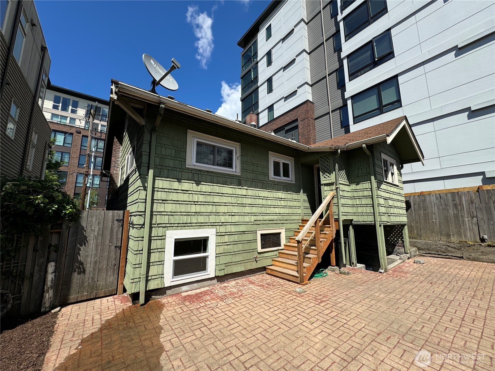 811 NE 66th Street