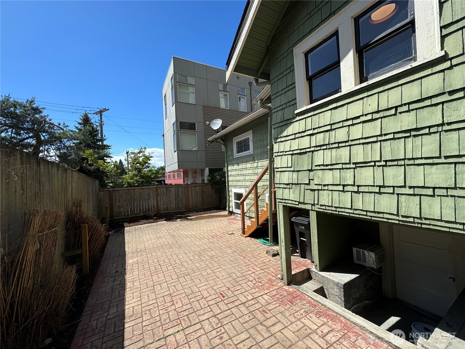 811 NE 66th Street