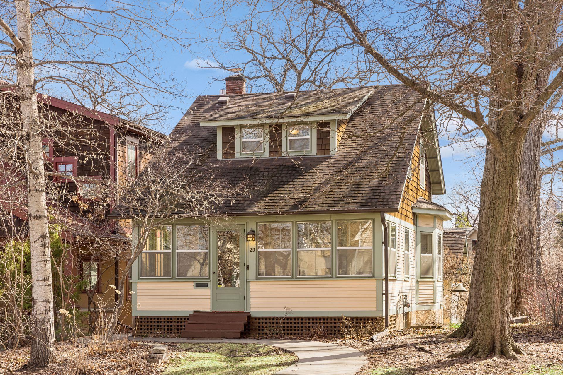 29 Oliver Avenue S
