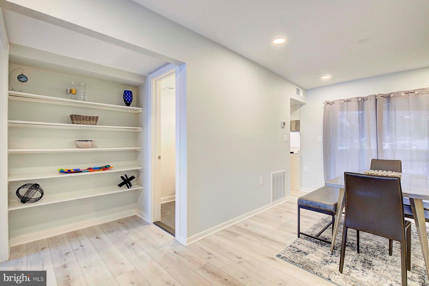 14 President Point Dr #A1