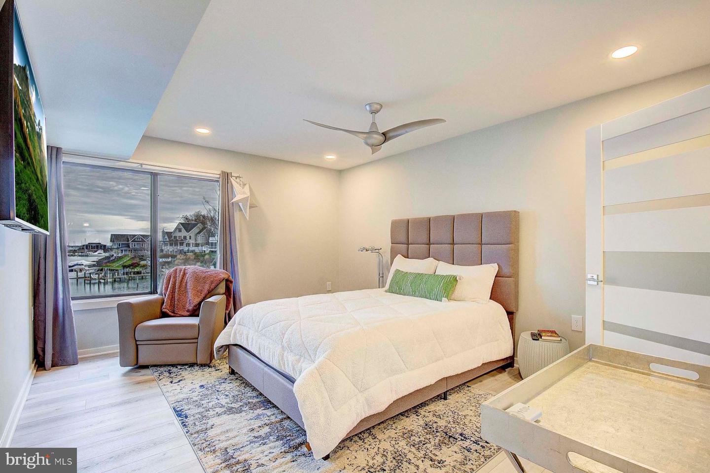 14 President Point Dr #A1