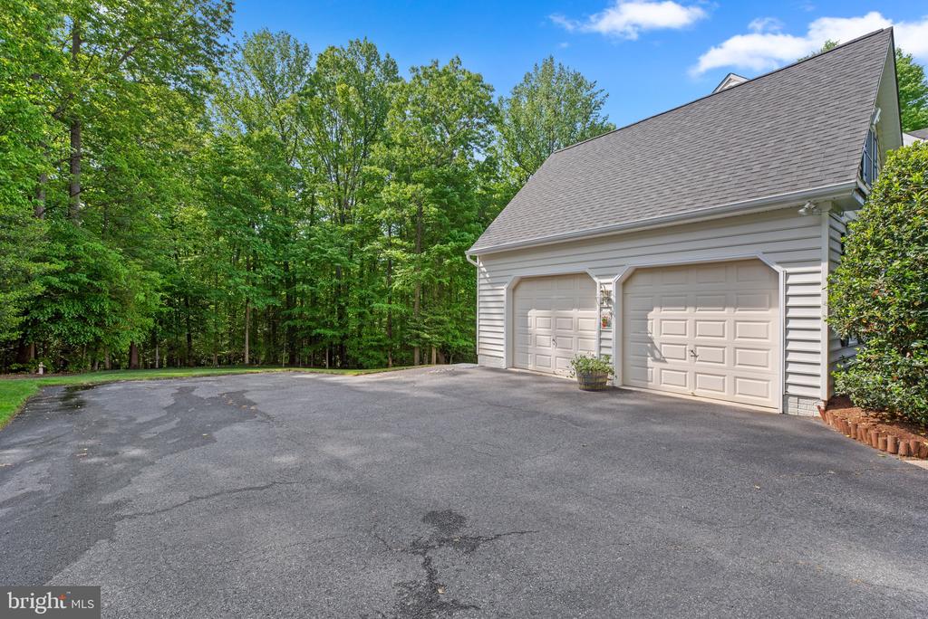 1221 Tailwind Ct