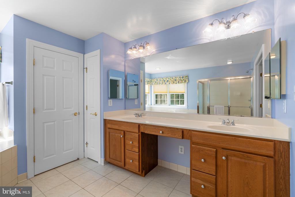 1221 Tailwind Ct