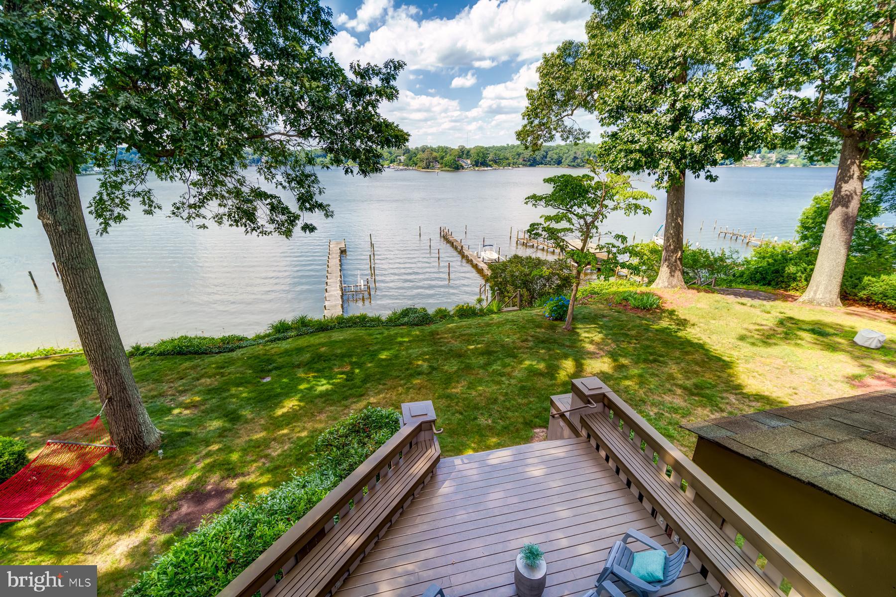 2930 Edgewater Dr