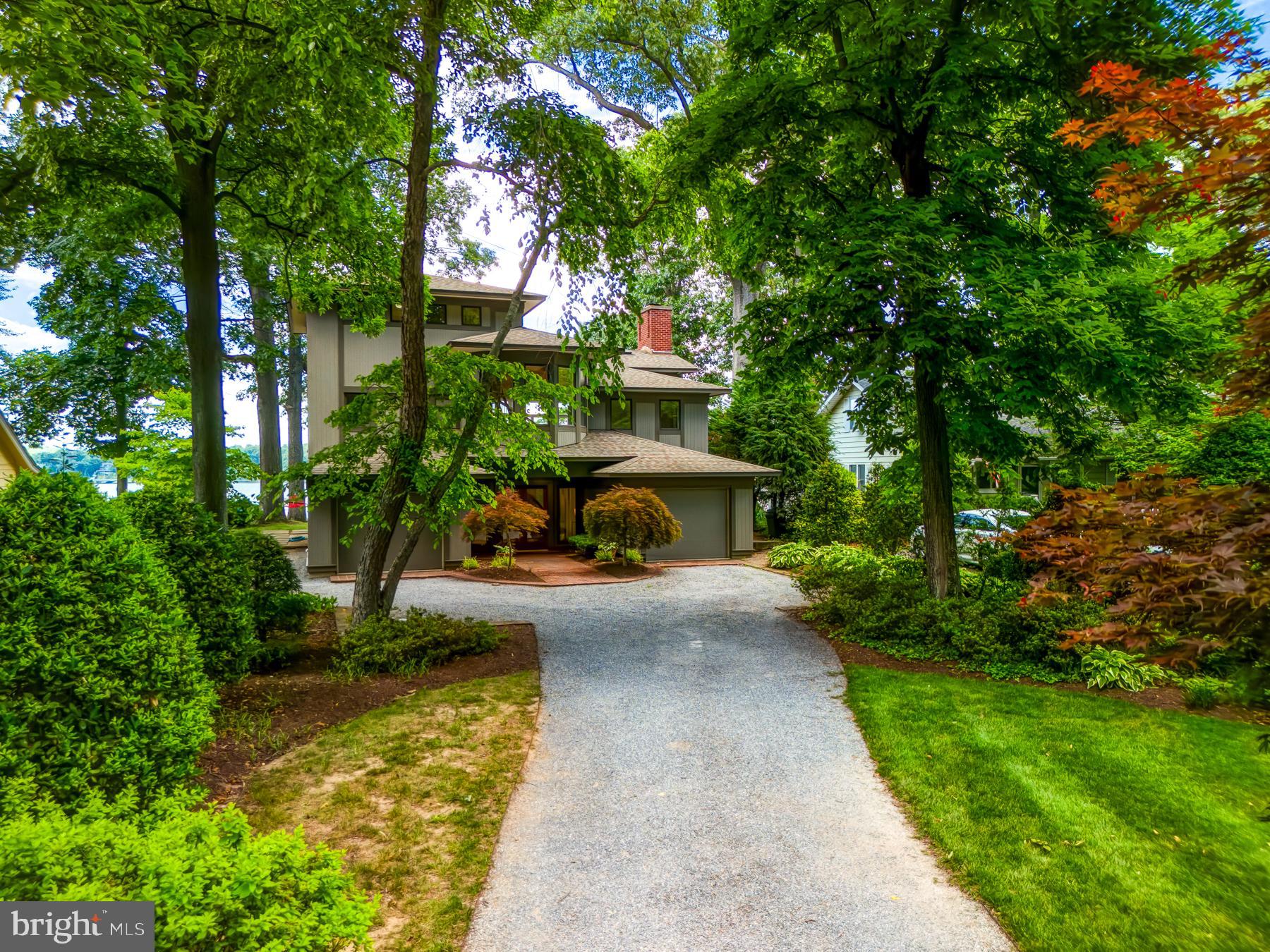 2930 Edgewater Dr