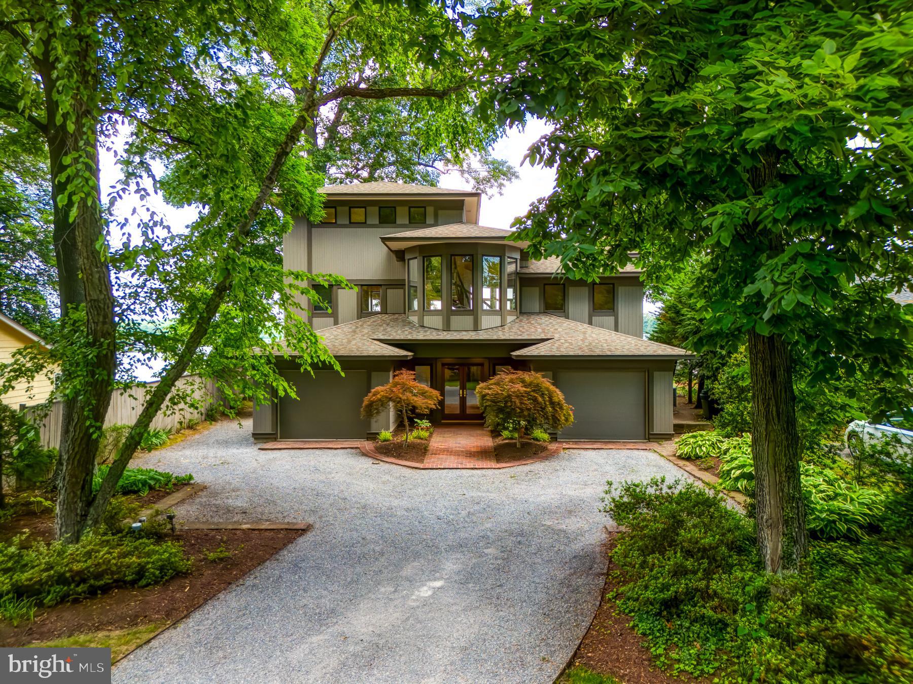 2930 Edgewater Dr