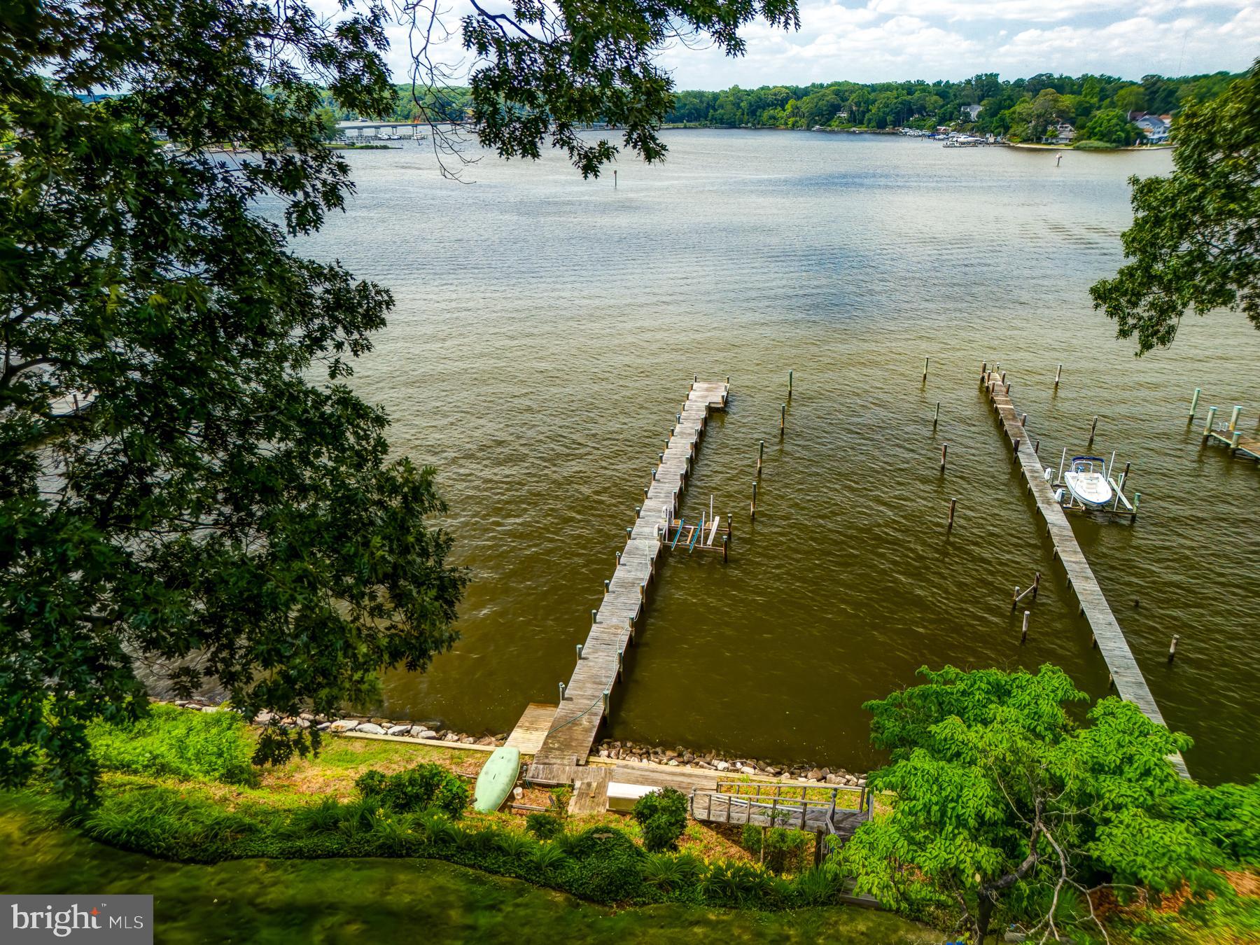 2930 Edgewater Dr