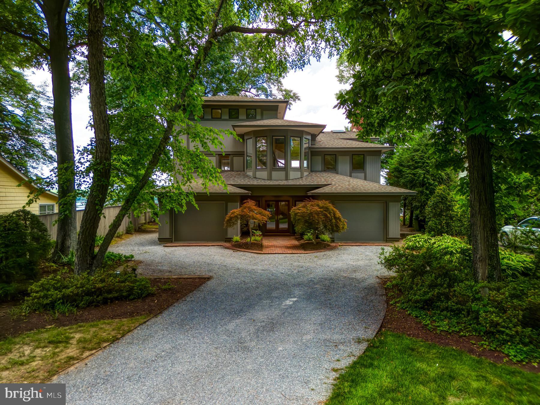 2930 Edgewater Dr