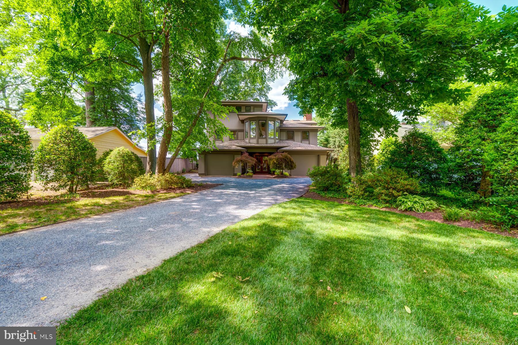2930 Edgewater Dr