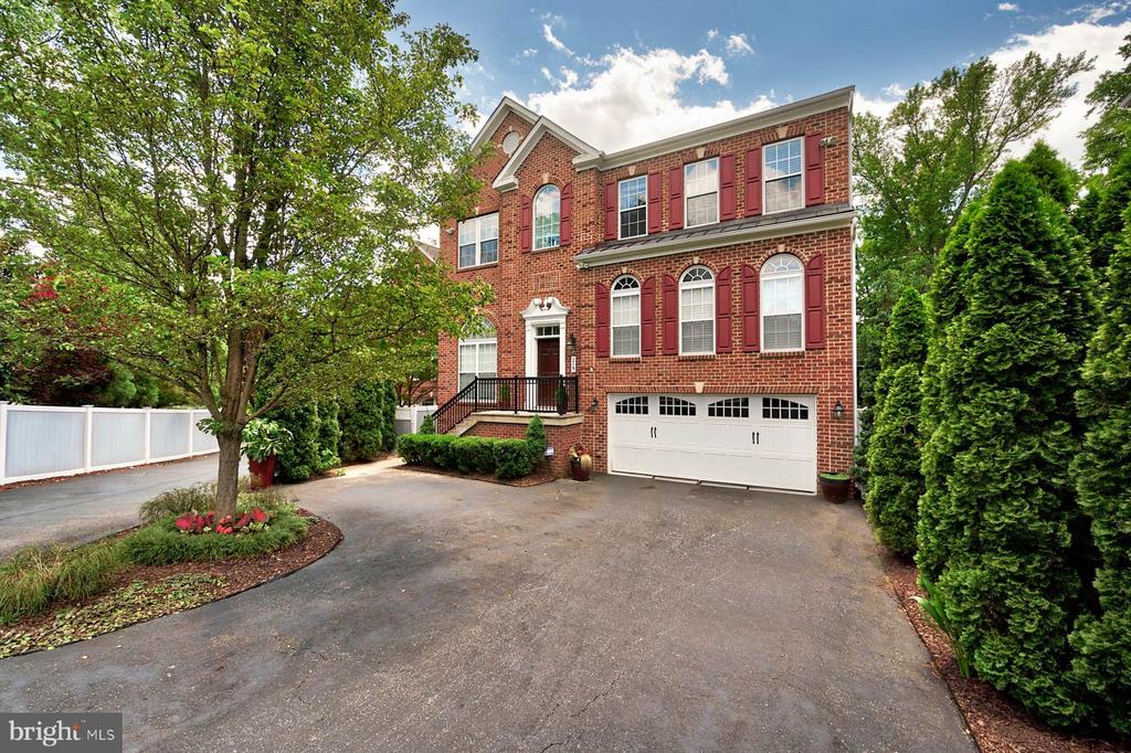 219 Bowen Ct