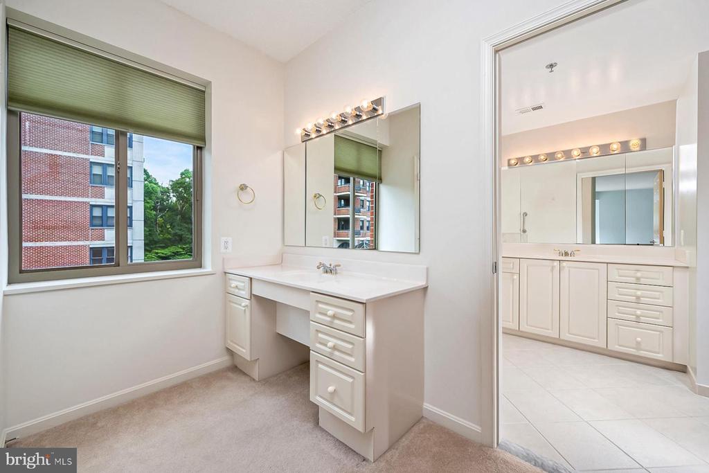 940 Astern Way #302