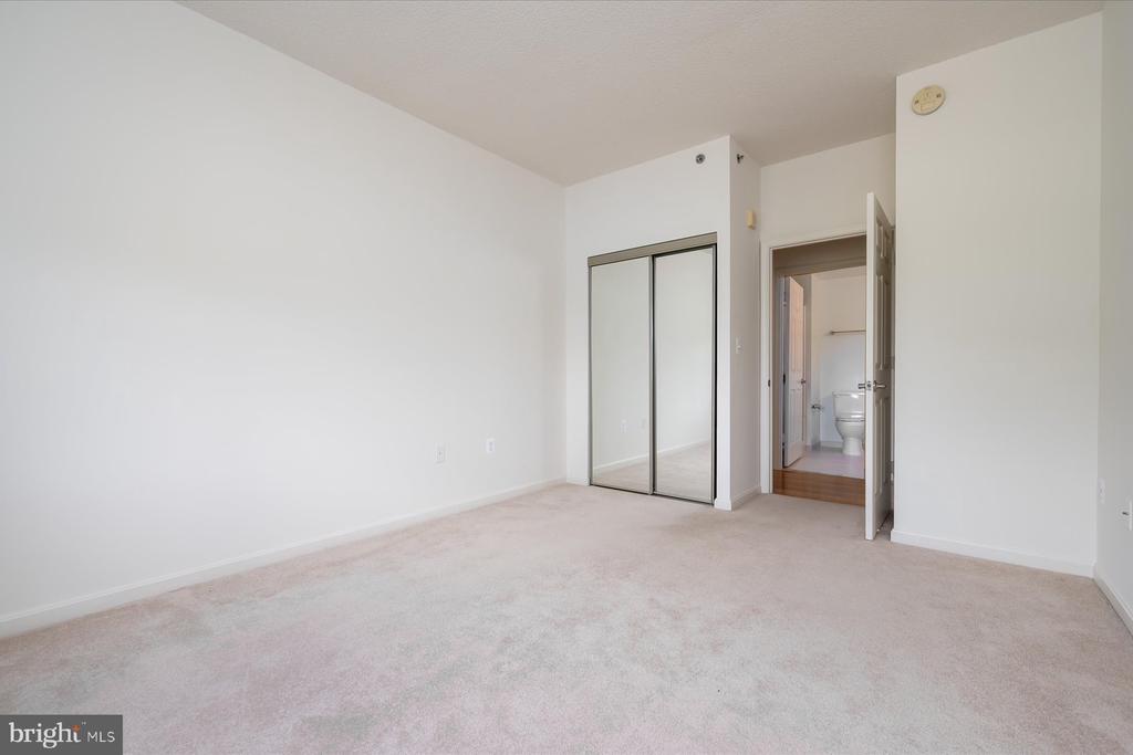 940 Astern Way #302