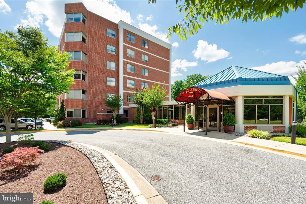 940 Astern Way #302
