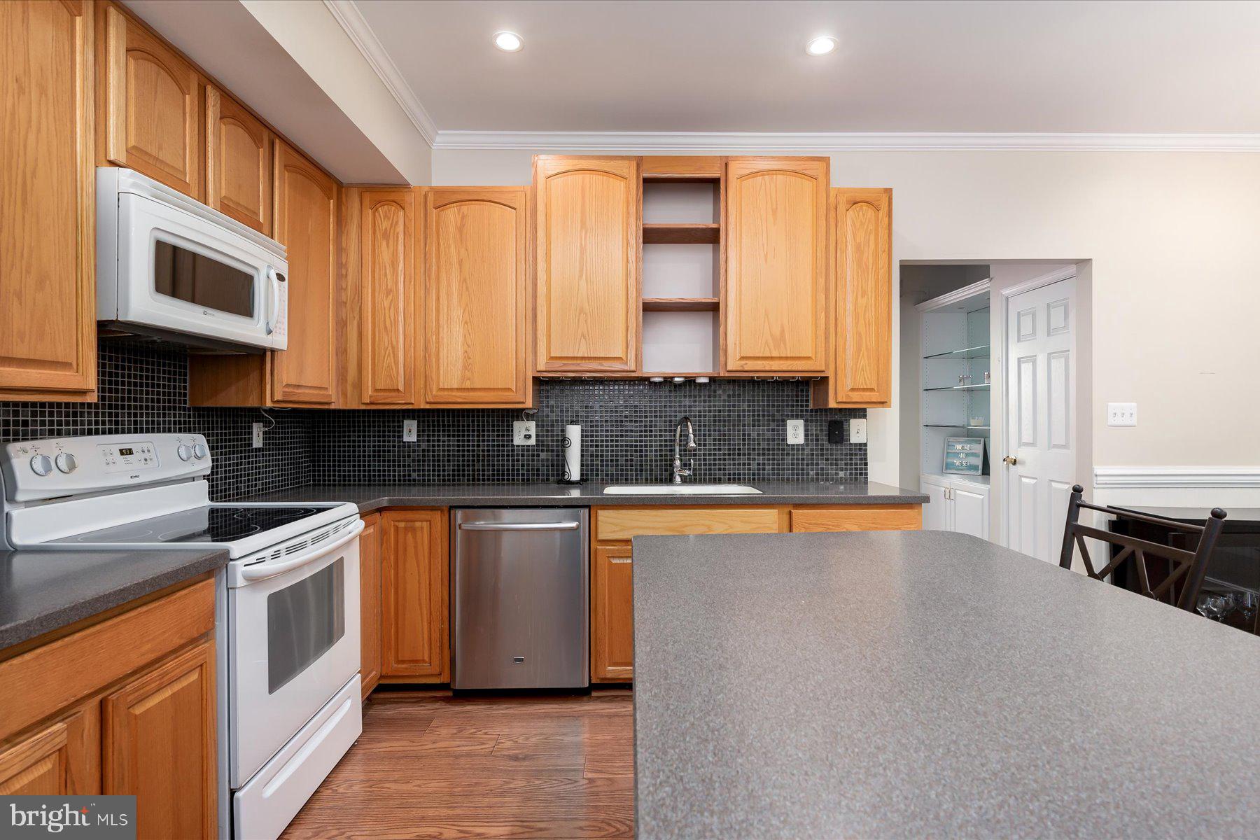 77 HARBOUR HEIGHTS DR #77