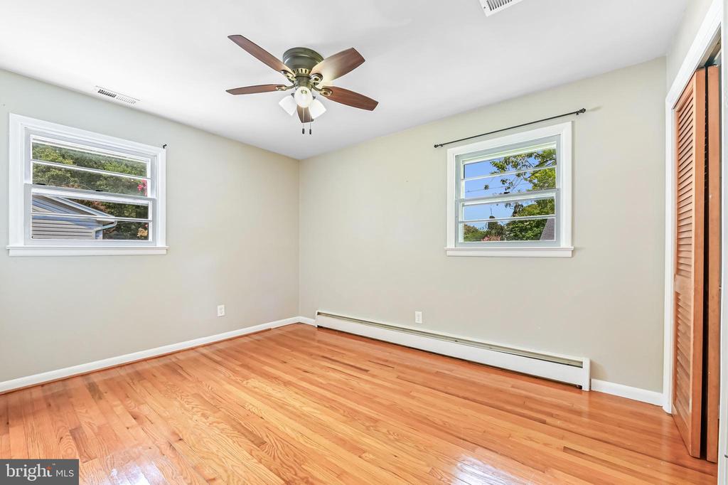1501 Warfield Rd