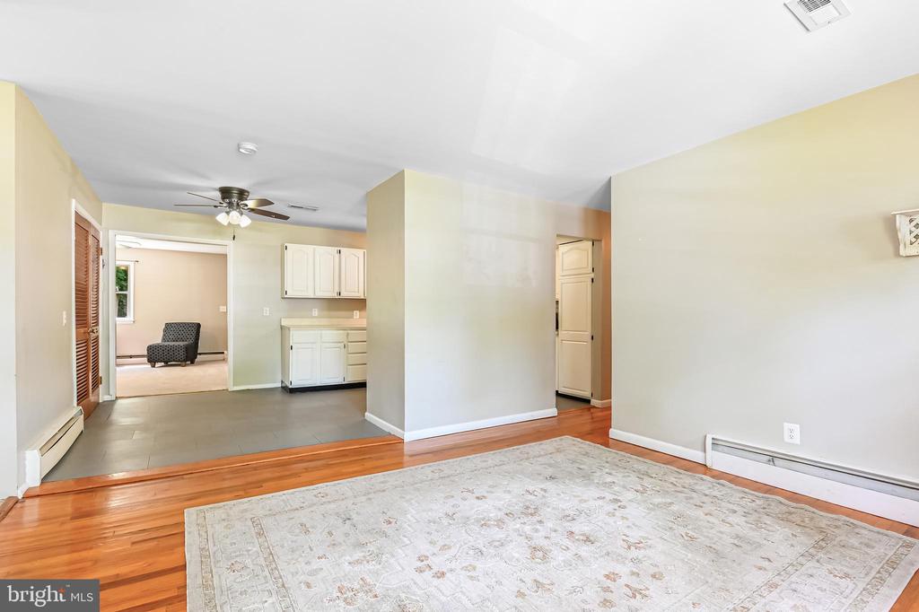 1501 Warfield Rd