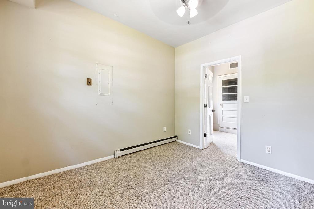 1501 Warfield Rd