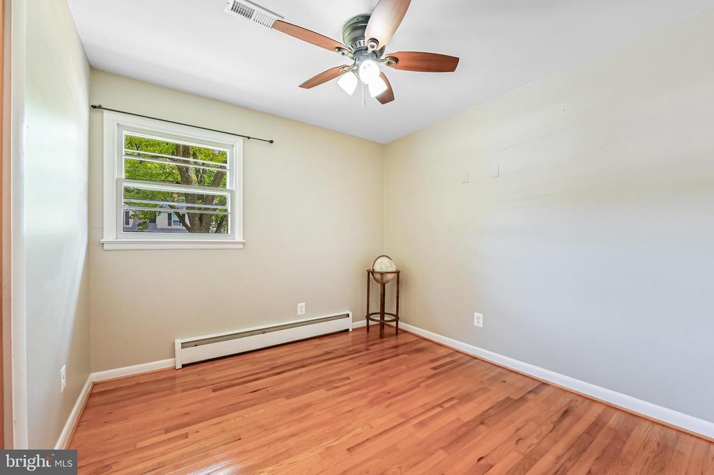 1501 Warfield Rd