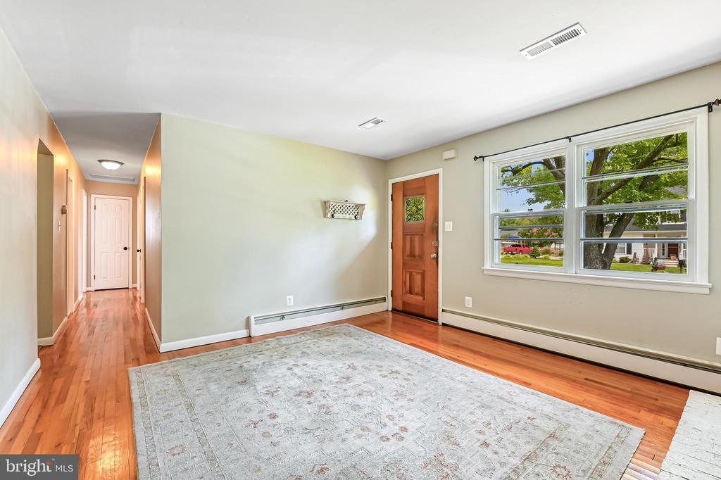 1501 Warfield Rd