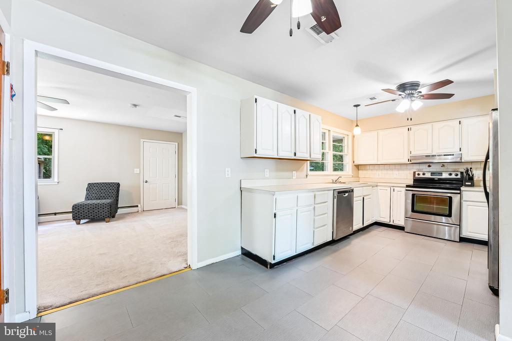 1501 Warfield Rd