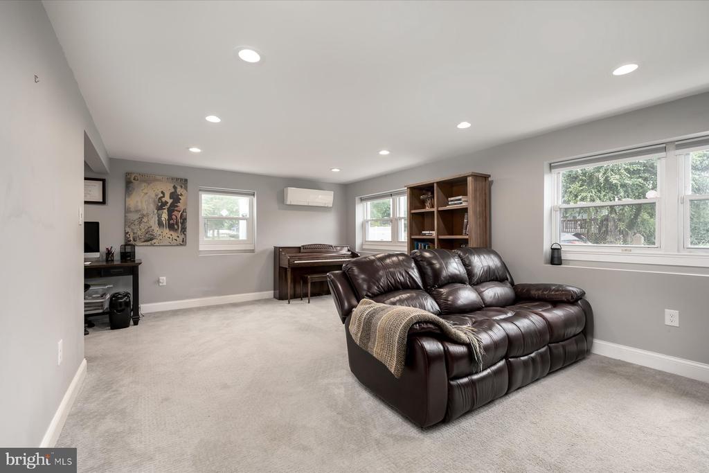 1119 Wilson Dr