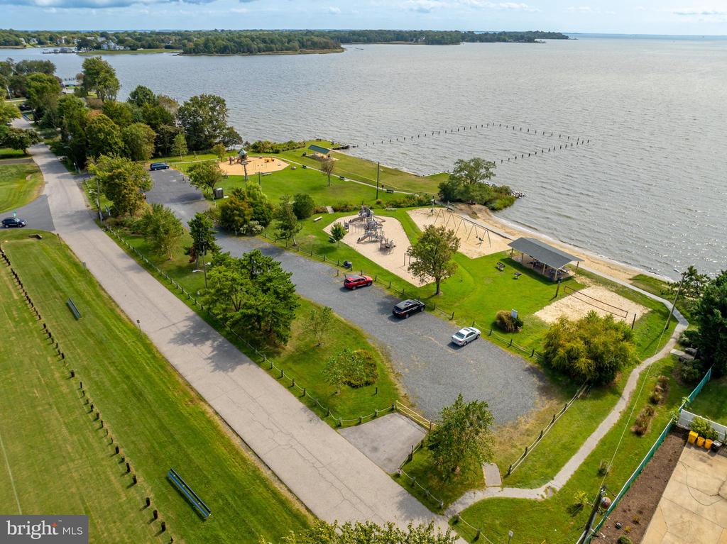 114 W Bay View Dr