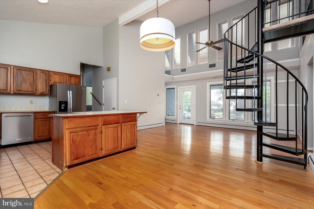 114 W Bay View Dr