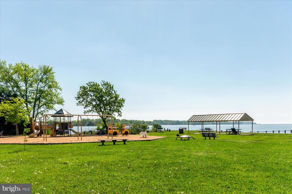 114 W Bay View Dr