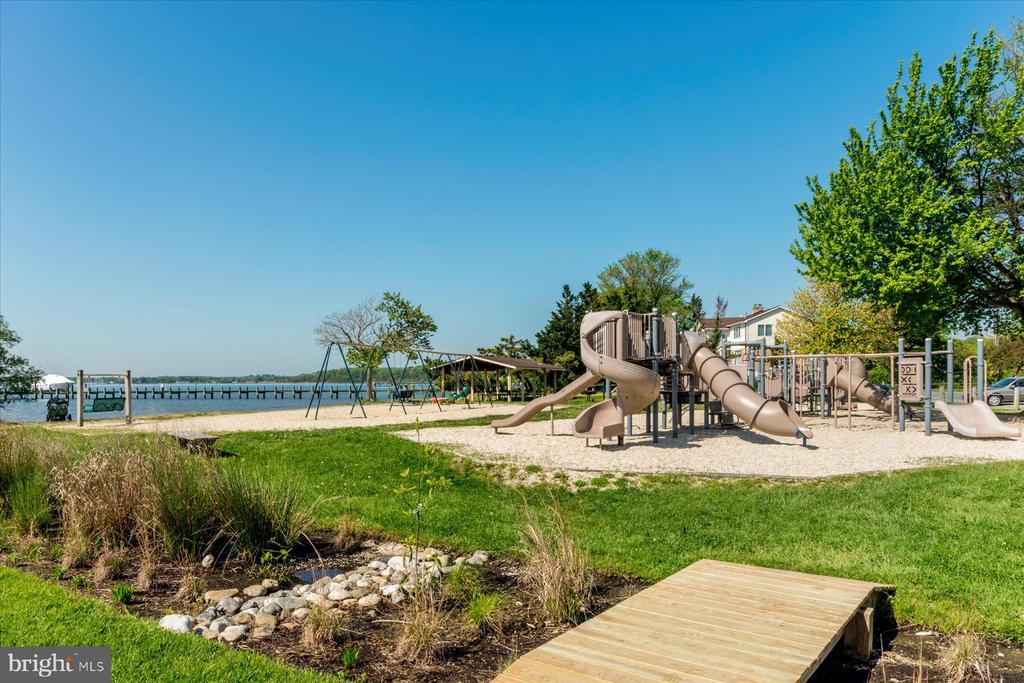 114 W Bay View Dr