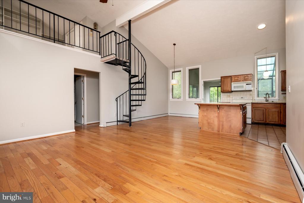 114 W Bay View Dr