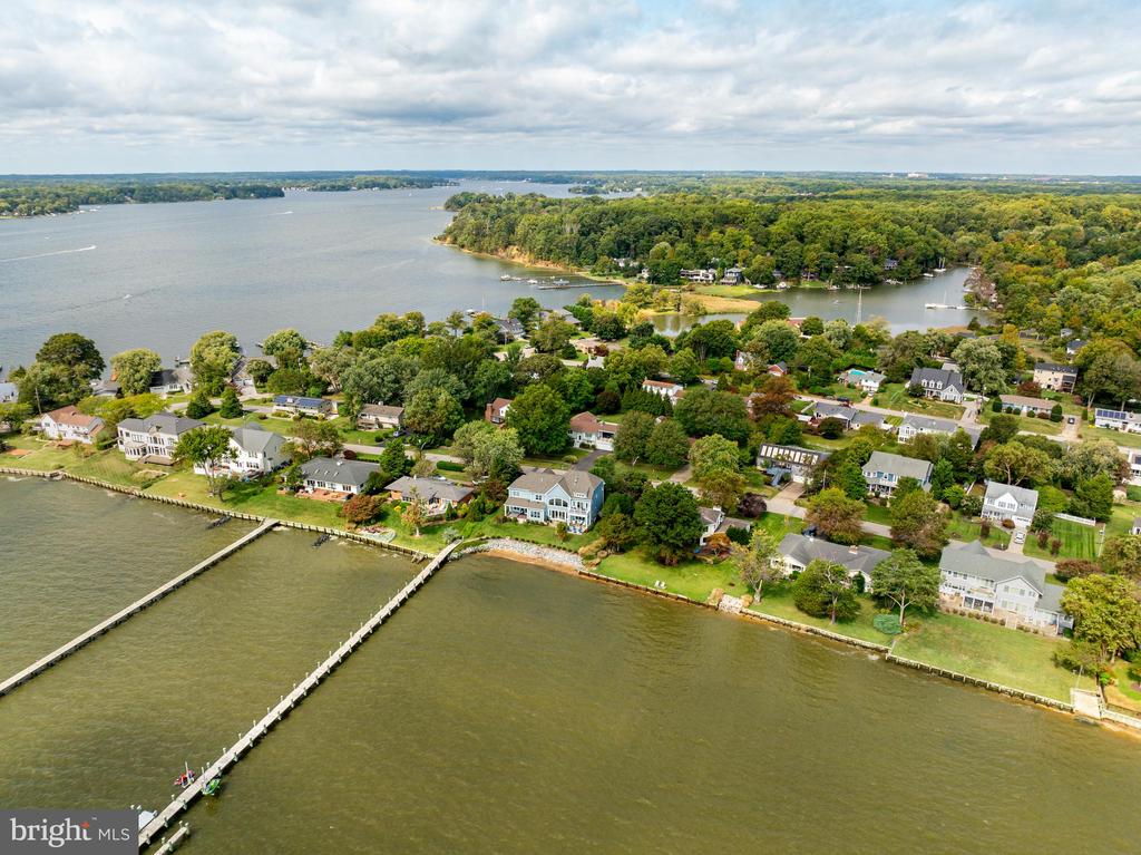 114 W Bay View Dr