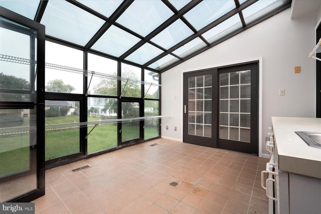 114 W Bay View Dr